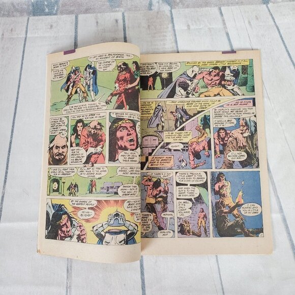 2/$25 Vintage  DC Comic Arak Son of Thunder 1981 - Picture 8 of 12